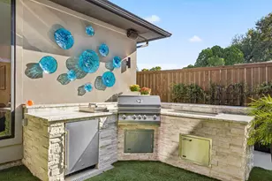 9733 Mixon Dr, Dallas, TX 75220 - Photo 21