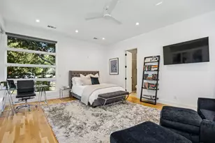 9733 Mixon Dr, Dallas, TX 75220 - Photo 17