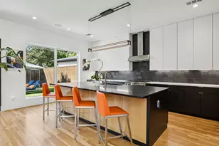 9733 Mixon Dr, Dallas, TX 75220 - Photo 15