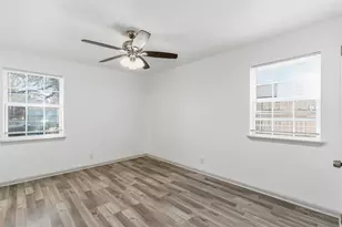 224 E Lk St, Sherman, TX 75090 - Photo 15