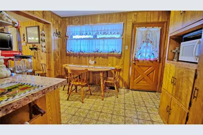 200 Louise Street, Nocona, TX 76255 - Photo 5