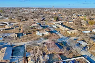 200 Louise St, Nocona, TX 76255 - Photo 21