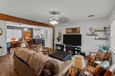 107 Woodard Avenue, Cleburne, TX 76033 - Photo 3