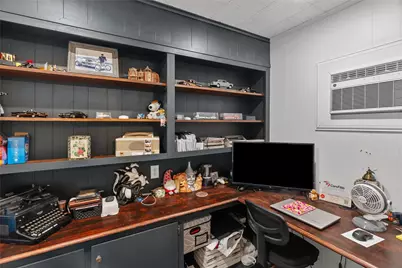 107 Woodard Avenue, Cleburne, TX 76033 - Photo 9