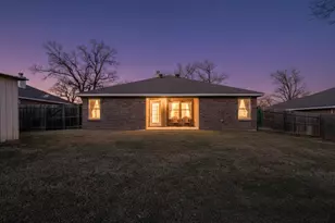 508 Logan Dr, Azle, TX 76020 - Photo 13