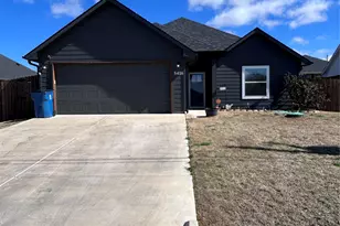 5416 Belaire Cir, Granbury, TX 76048 - Photo 1