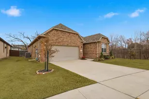 315 Faith Dr, Euless, TX 76039 - Photo 7