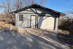 5706 Lee St, Greenville, TX 75401 - Photo 13