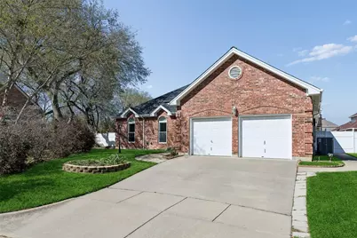 6406 Scotsbluff Court, Arlington, TX 76001 - Photo 1
