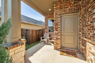 912 Crockett St, Aubrey, TX 76227 - Photo 5