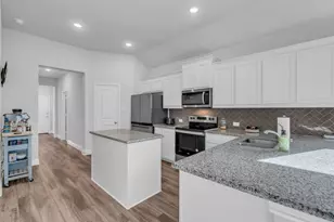 912 Crockett St, Aubrey, TX 76227 - Photo 9