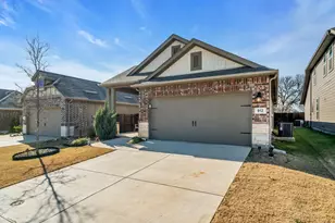 912 Crockett St, Aubrey, TX 76227 - Photo 3