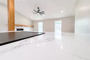 2602 Bennington Ct, Grand Prairie, TX 75052 - Photo 11