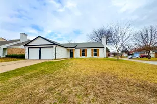 2602 Bennington Ct, Grand Prairie, TX 75052 - Photo 1