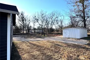 251 E Crow St, Stephenville, TX 76401 - Photo 13