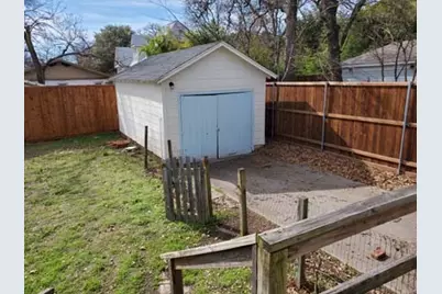 921 W Oak Street, Denton, TX 76201 - Photo 23