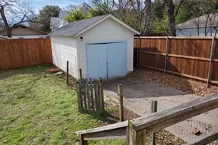 921 W Oak St, Denton, TX 76201 - Photo 23