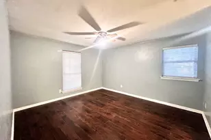 201 Lester St, Burleson, TX 76028 - Photo 5