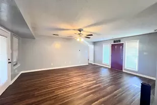 201 Lester St, Burleson, TX 76028 - Photo 3