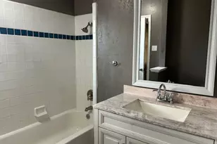 1013 Red Oak St, Azle, TX 76020 - Photo 11