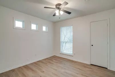 800 Crestview Drive, Burleson, TX 76028 - Photo 27