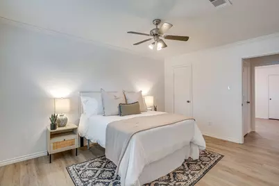 800 Crestview Drive, Burleson, TX 76028 - Photo 23