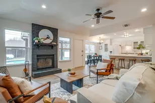 800 Crestview Dr, Burleson, TX 76028 - Photo 9