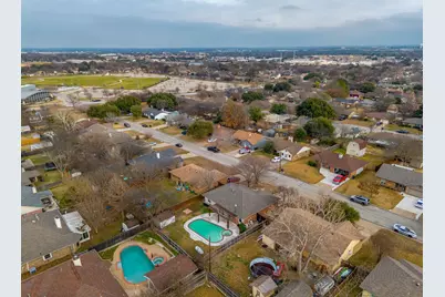 800 Crestview Drive, Burleson, TX 76028 - Photo 37