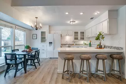 800 Crestview Drive, Burleson, TX 76028 - Photo 13