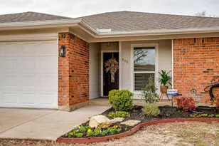 800 Crestview Dr, Burleson, TX 76028 - Photo 3