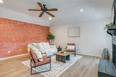 800 Crestview Drive, Burleson, TX 76028 - Photo 7