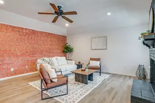 800 Crestview Dr, Burleson, TX 76028 - Photo 7