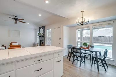 800 Crestview Drive, Burleson, TX 76028 - Photo 17