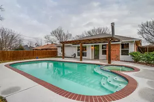 800 Crestview Dr, Burleson, TX 76028 - Photo 33