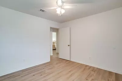 800 Crestview Drive, Burleson, TX 76028 - Photo 29