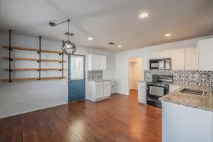 712 Grant St, Burleson, TX 76028 - Photo 5