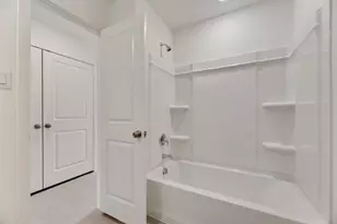2132 Jesse James Ln, Cleburne, TX 76058 - Photo 5
