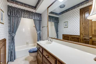 9915 Wood Forest Dr, Dallas, TX 75243 - Photo 25