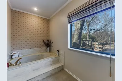 9915 Wood Forest Drive, Dallas, TX 75243 - Photo 23