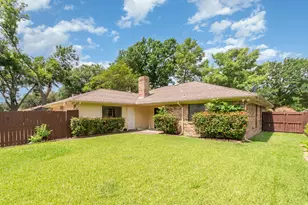 13426 Whispering Hills Dr, Dallas, TX 75243 - Photo 31