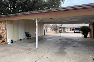 2725 Petersburg Dr, Arlington, TX 76014 - Photo 3