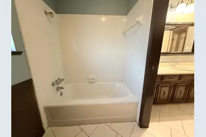 1200 E Franklin Street, Hillsboro, TX 76645 - Photo 17