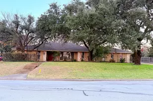 1200 E Franklin St, Hillsboro, TX 76645 - Photo 1