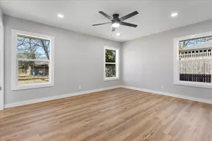 10129 Newcombe Dr, Dallas, TX 75228 - Photo 15