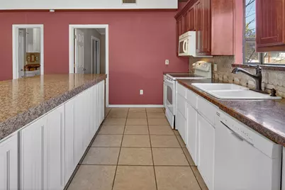 135 Lakeview Drive, Runaway Bay, TX 76426 - Photo 9