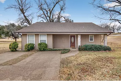 135 Lakeview Drive, Runaway Bay, TX 76426 - Photo 1