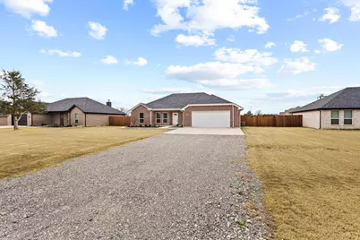 899 W Cardinal Street, Ector, TX 75439 - Photo 1