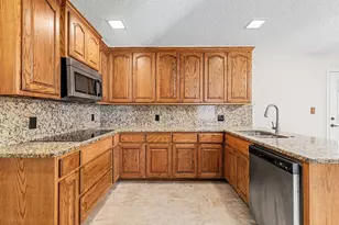 1525 Juniper Ln, Lewisville, TX 75077 - Photo 11