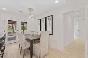 611 Ravenwood Dr, Arlington, TX 76013 - Photo 7