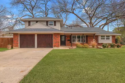 611 Ravenwood Drive, Arlington, TX 76013 - Photo 1
